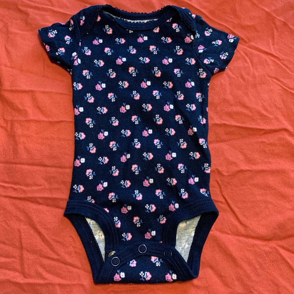 Carter’s newborn short sleeved onesie
